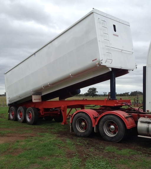 30 ft Moore Chassis Steel Tipper Trucks & Trailers Truck